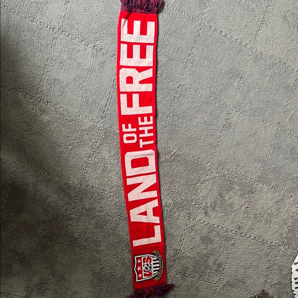 Red and White 'Land of the Free' USA soccer scarf